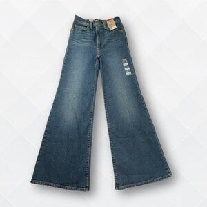 NWT - Levi's Super High Rise Ribcage Bell - Size 27 - WDM-100129